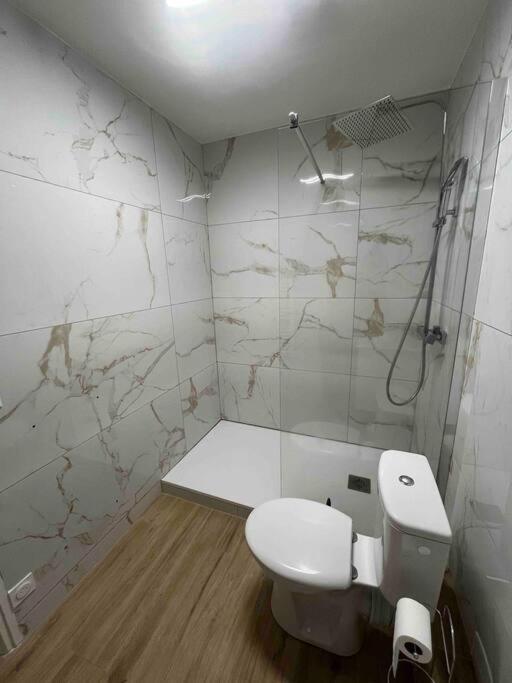 Joli Appart/Vue Etang/Clim /Wifi 巴拉吕克莱班 外观 照片